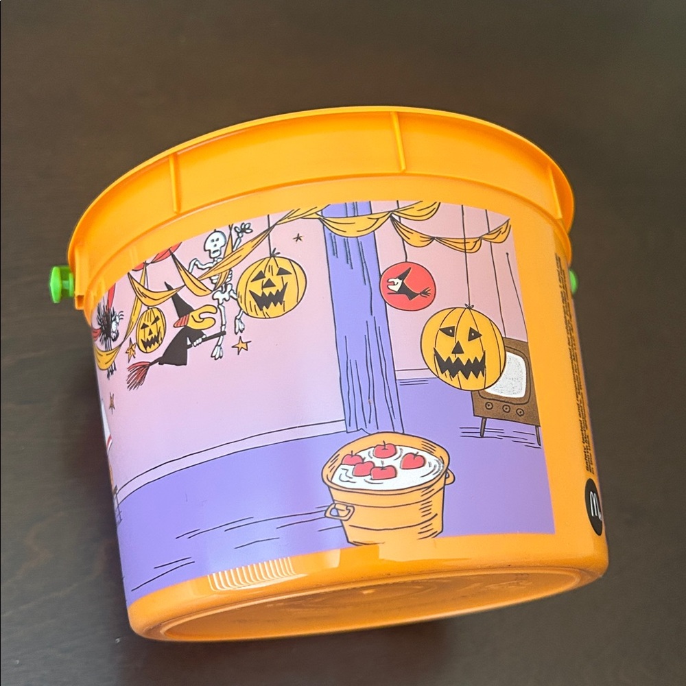 McDonald’s It’s the great pumpkin, Charlie Brown bucket - Picture 4 of 7